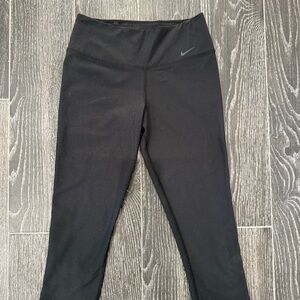 Nike drifit knee length leggings